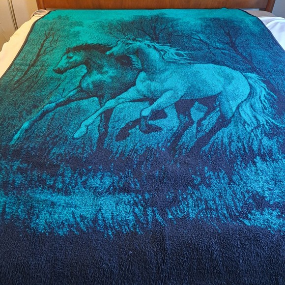San Marcos Bedding Vintage San Marcos Wild Horses Blanket Acrylic